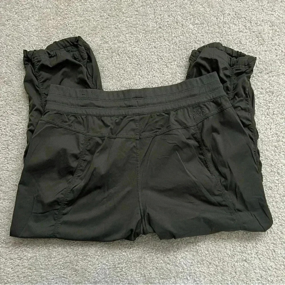 The North Face Black Capris - Picture 13 of 16